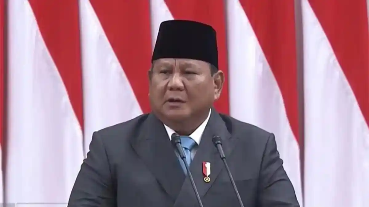Prabowo Minta Warga Laporkan Aparat Beking Koruptor: Seragamnya Kalau Tidak Hijau, Ya Cokelat