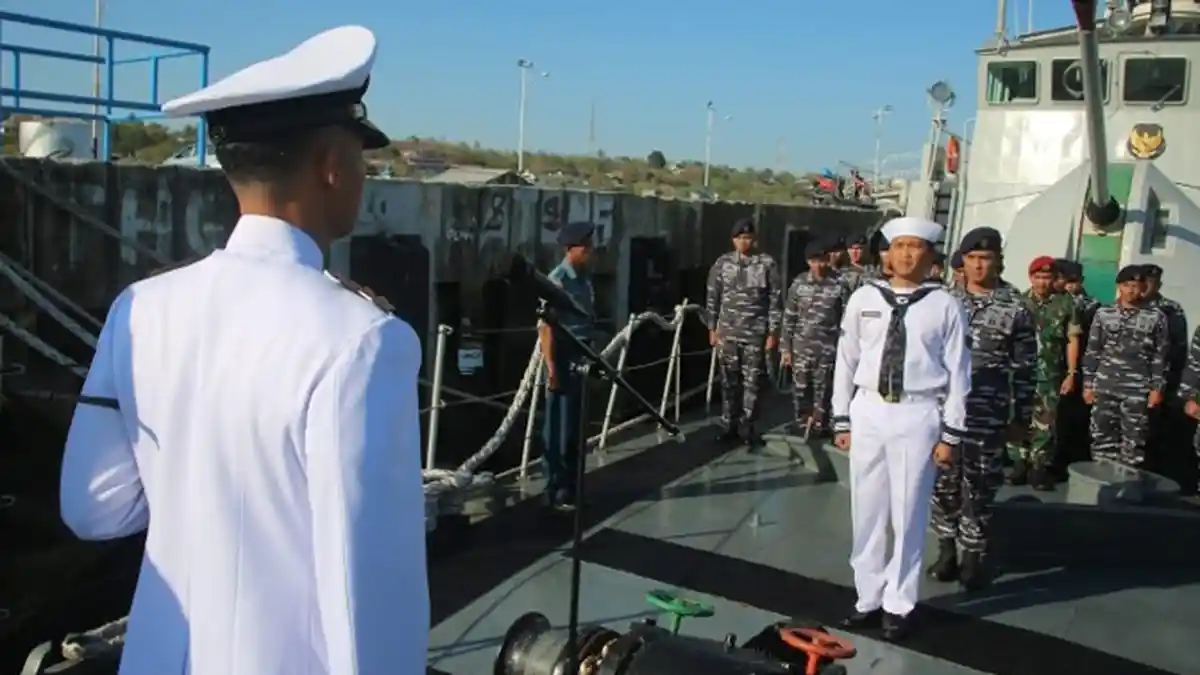 Dua Prajurit KRI Layang-635 Naik Pangkat