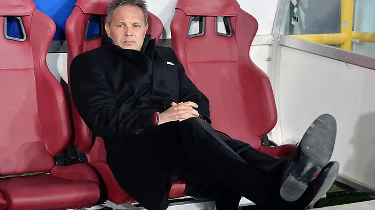 Galliani Masih Percaya Mihajlovic Mampu Angkat Performa AC Milan