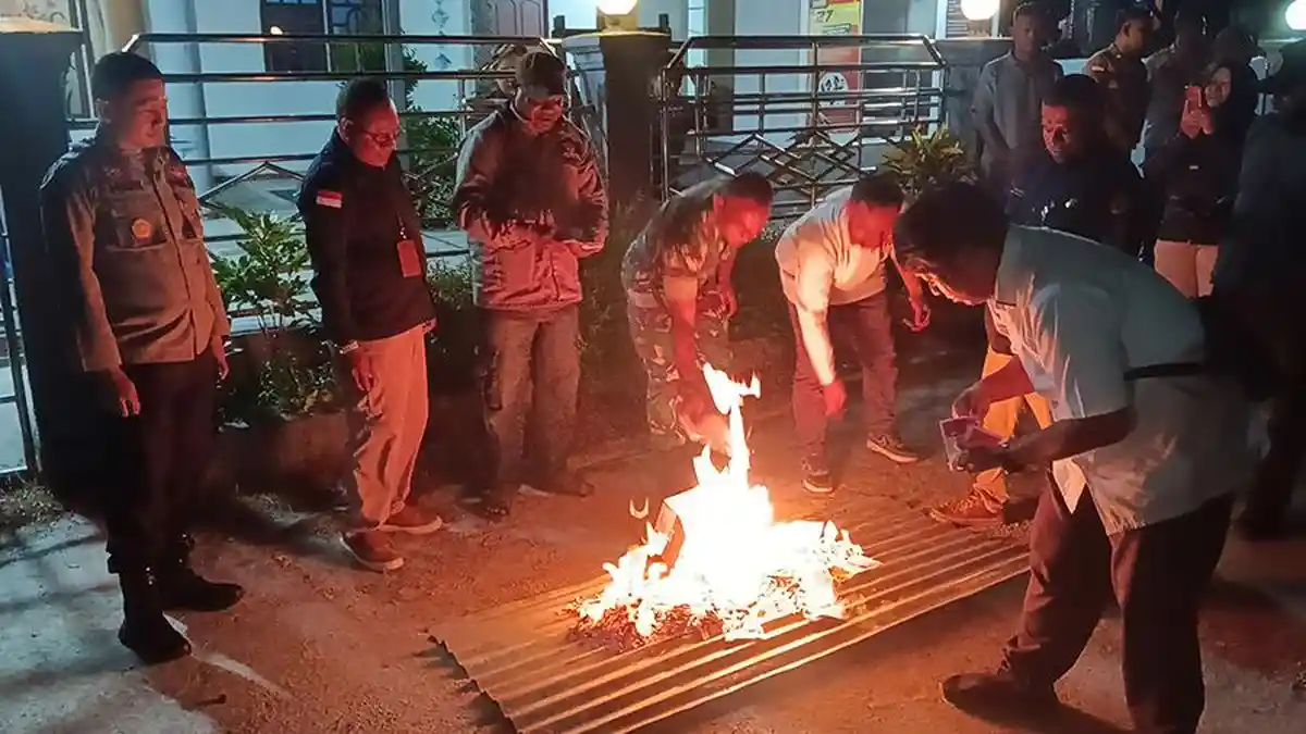 KPU Teluk Wondama Papua Barat Bakar 216 Surat Suara, Begini Alasannya