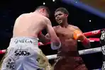 Penampilan-Shakur-Stevenson-saat-naik-ring.jpg