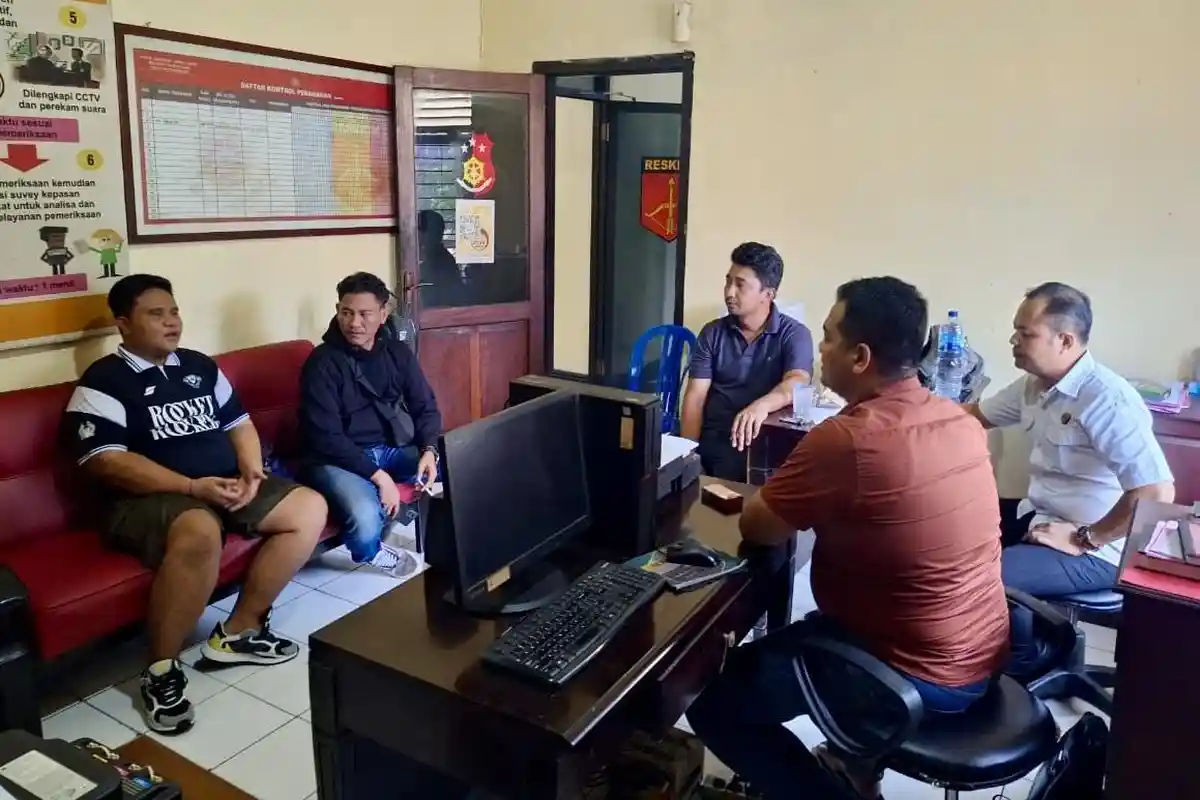 Menyamar jadi Jaksa, Guru Honorer Asal Surabaya Tipu Warga Bisa Loloskan CPNS Kejagung