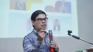 Prof-Mujiburrahman-saat-berbicara-di-sebuah-forum.jpg
