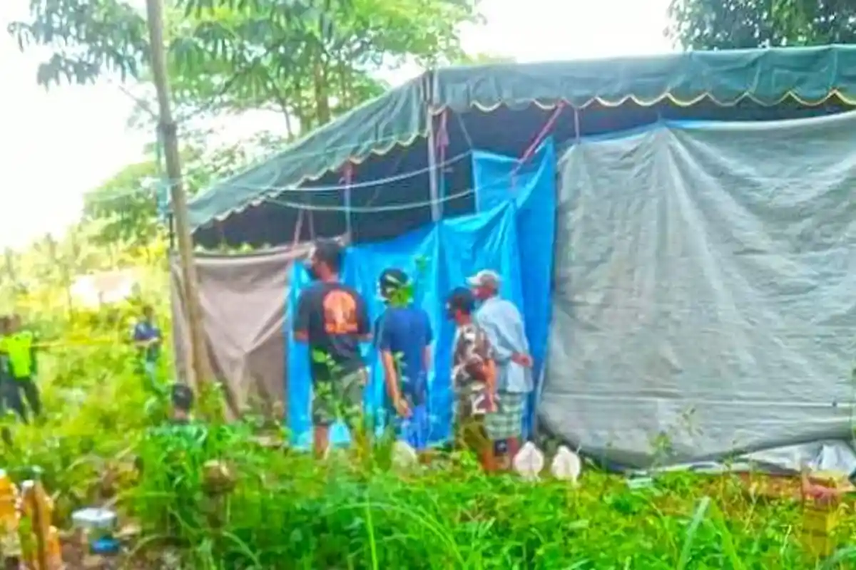 Diduga Bukan Korban Kecelakaan, Kuburan Warga Desa Pengenjek Lombok Tengah Dibongkar