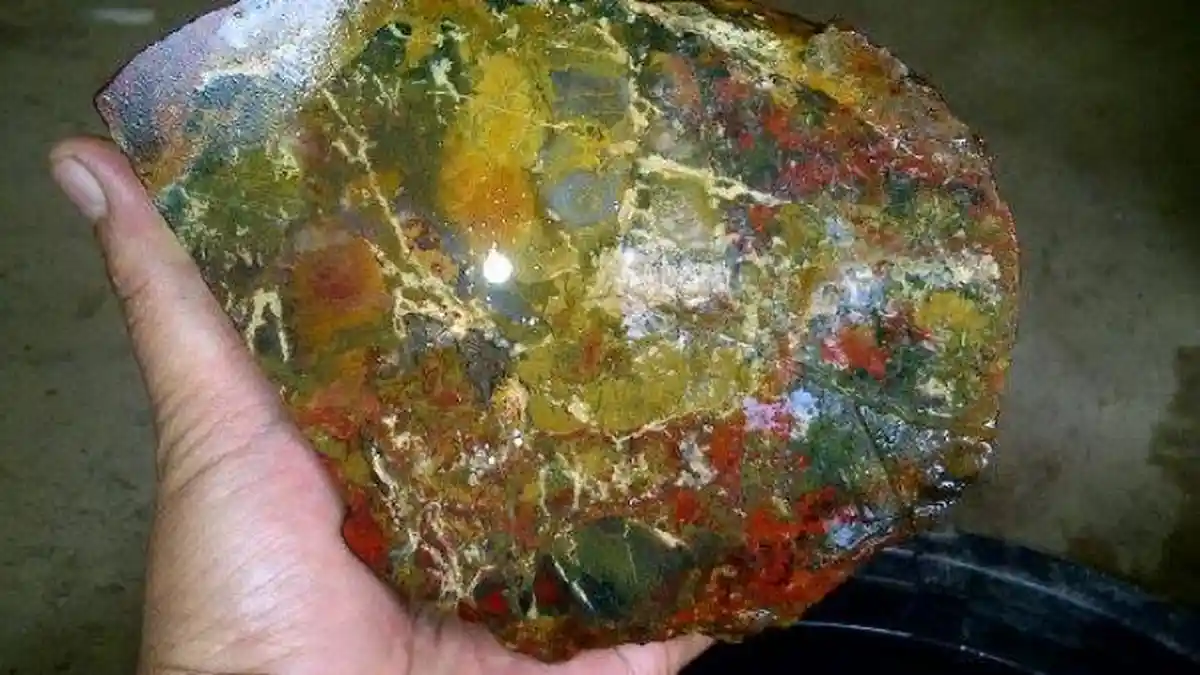 Ini Dia, Batu Akik Tujuh Warna dari Pegunungan Menoreh