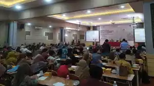 DISKUSI-PUBLIK-Suasana-saatdku-sejarah-Inddonesia.jpg
