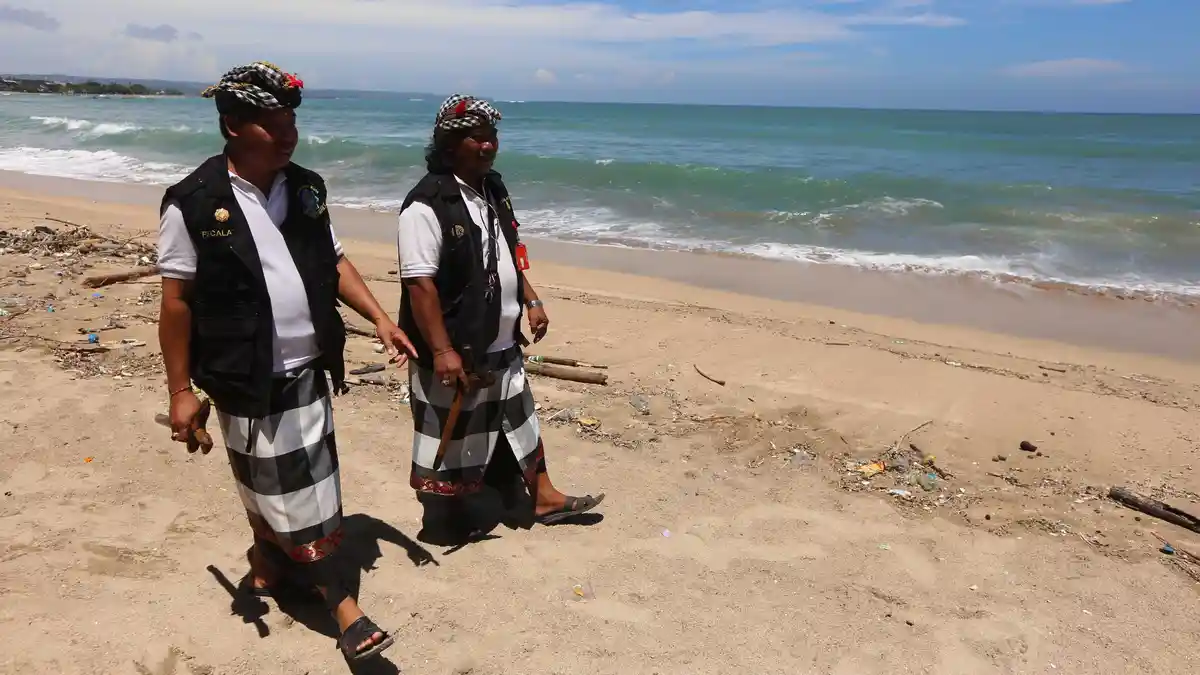 Ingin Lari Pagi saat Nyepi, Turis Bule Ini Diamankan Pecalang di Bali
