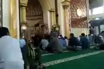 salat-jumat-di-masjid-agung-ash-shiddiq.jpg