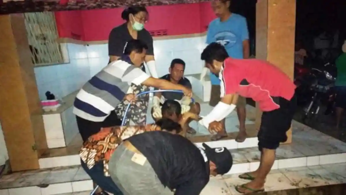 Lansia Ini Tinggal di Pos Kampling Gara-Gara Diusir Anaknya