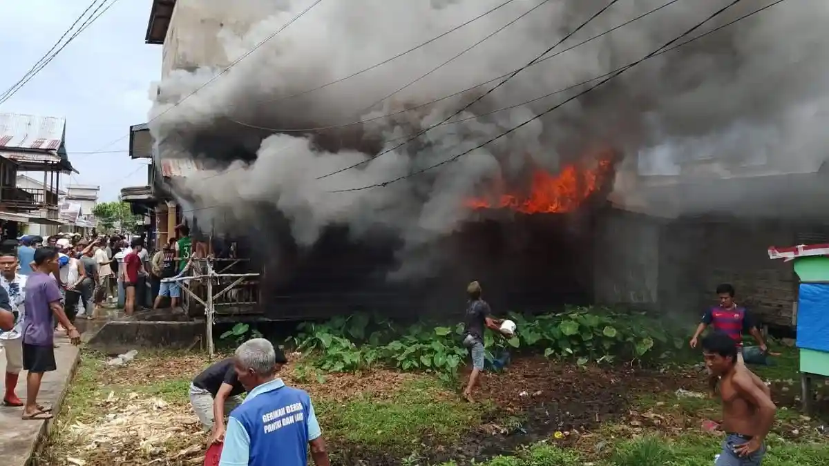 Kebakaran di Permukiman Padat Nipah Panjang Jambi, Satu Rumah Hangus