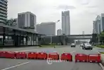 suasana-di-jalan-jenderal-sudirman-jakarta-selatan-saat-ppkm-level-4.jpg