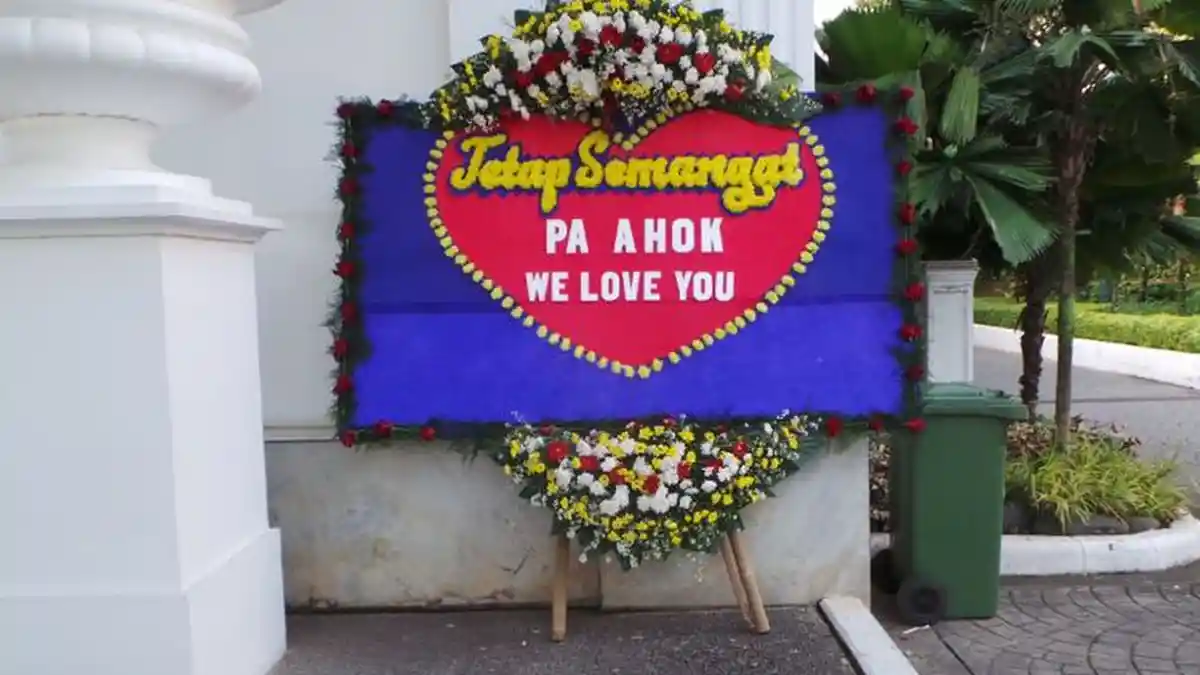 Karangan Bunga untuk Ahok di Balai Kota, Isinya Bikin Semangat