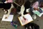 Mahasiswa IKJ Menggambar di Jalur Pedestrian