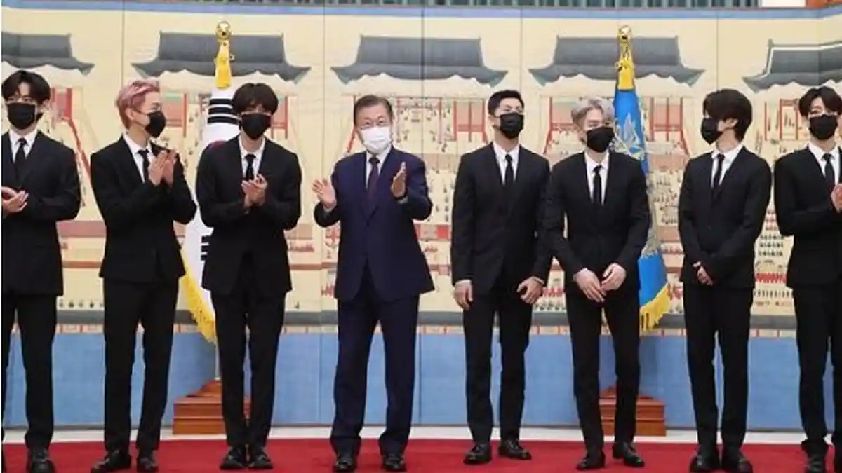 Ikut Sidang Umum PBB ke-76, BTS Bertemu Presiden Moon Jae In, RM cs Dapat Paspor Diplomatik