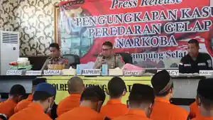 ungkap-kasus-narkoba-operasi-Antik-Krakatau-2024-di-aula-GWL-24.jpg
