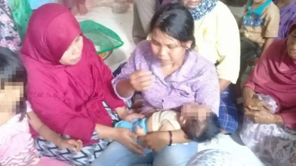 Mengharukan, Isak Tangis Langsung Pecah saat Istri dari Petani yang Ditelan Ular Piton Tiba