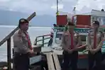 Polres-Simalungun-melakukan-pengaturan-di-pelabuhan-Tigaraja.jpg