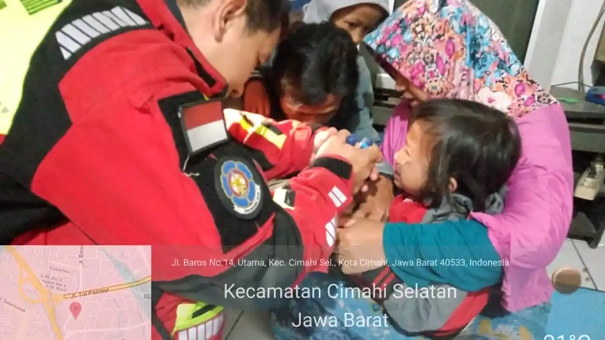SUPERHERO, Petugas Damkar Baik Hati di Kota Cimahi, Bantu Anak Kecil Lepas Ring Baud di Jarinya