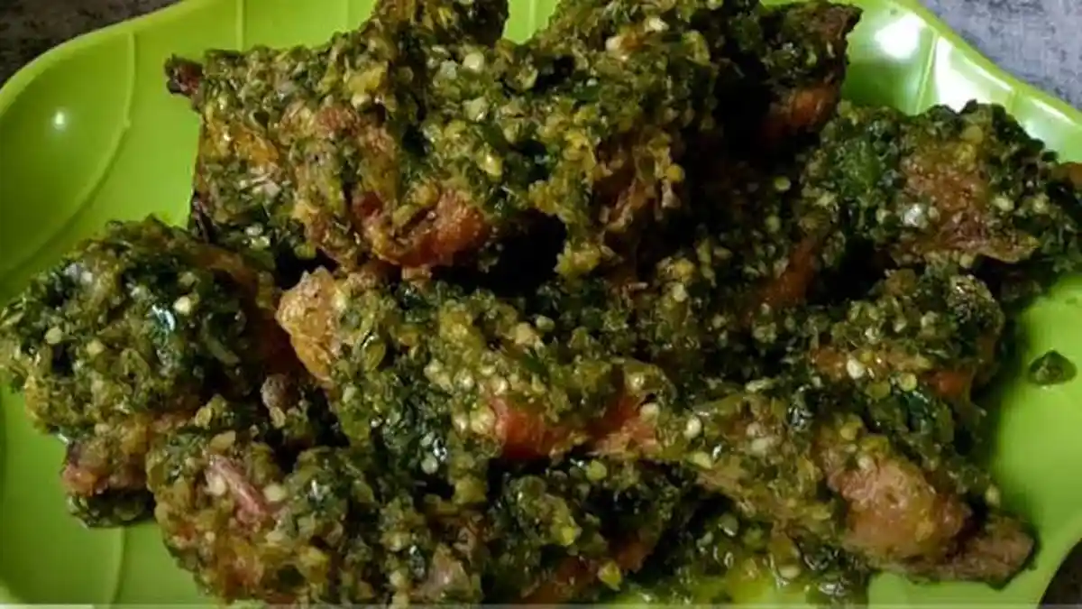 Resep Ayam Cabe Ijo, Ungkep Ayam Sebelum Digoreng Garing