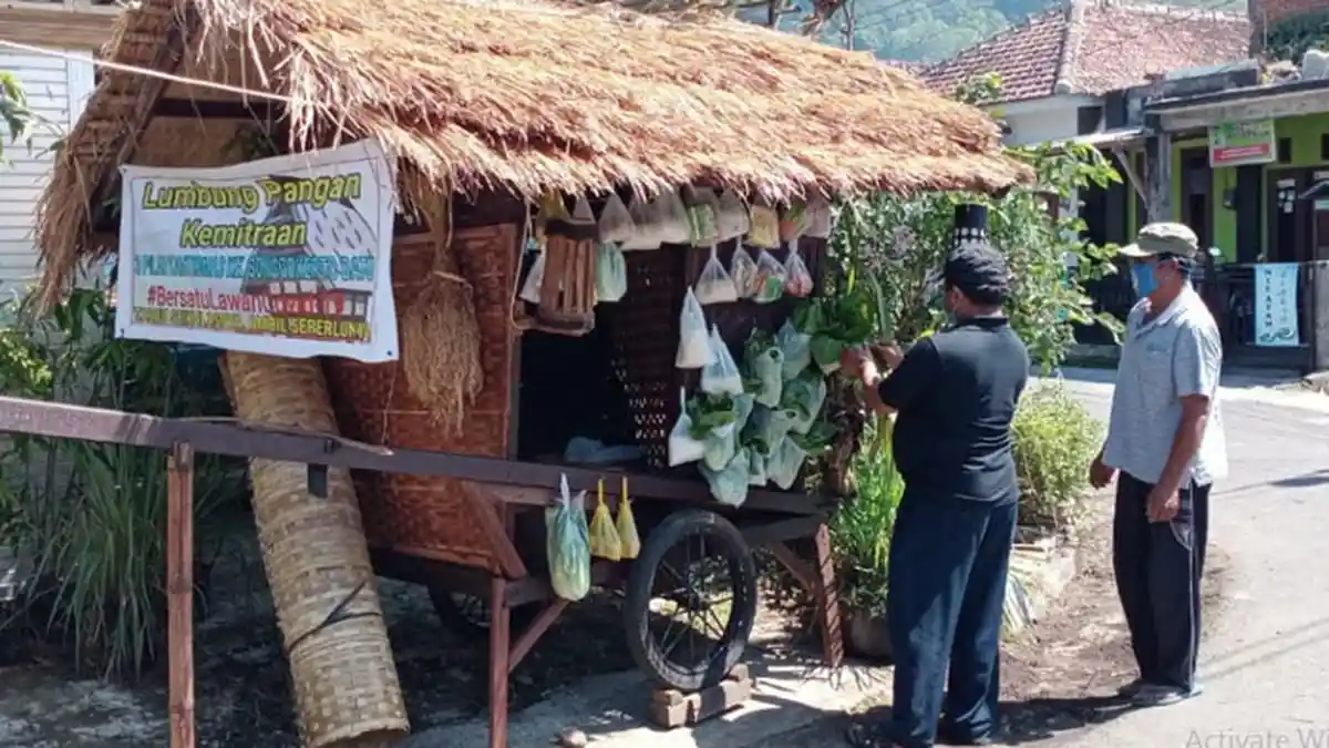 Berbagi Kebutuhan Lewat Lumbung Pangan, Warga Kota Batu Diperbolehkan Ambil Secukupnya, Gratis!