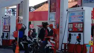 Isi-BBM-POM-Cilacap.jpg