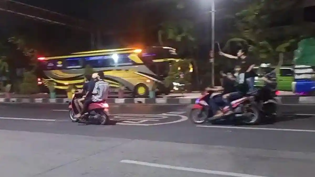 Lee Ji Hyeon Dikeroyok Anggota Geng Motor saat Berada di Bandung