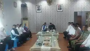 Suasana-pertemuan-Wamen-Transmigrasi-Viva-Yoga-Muliadi.jpg