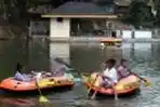 Bermain Perahu Karet di Wahana Perahu Dayung Garut