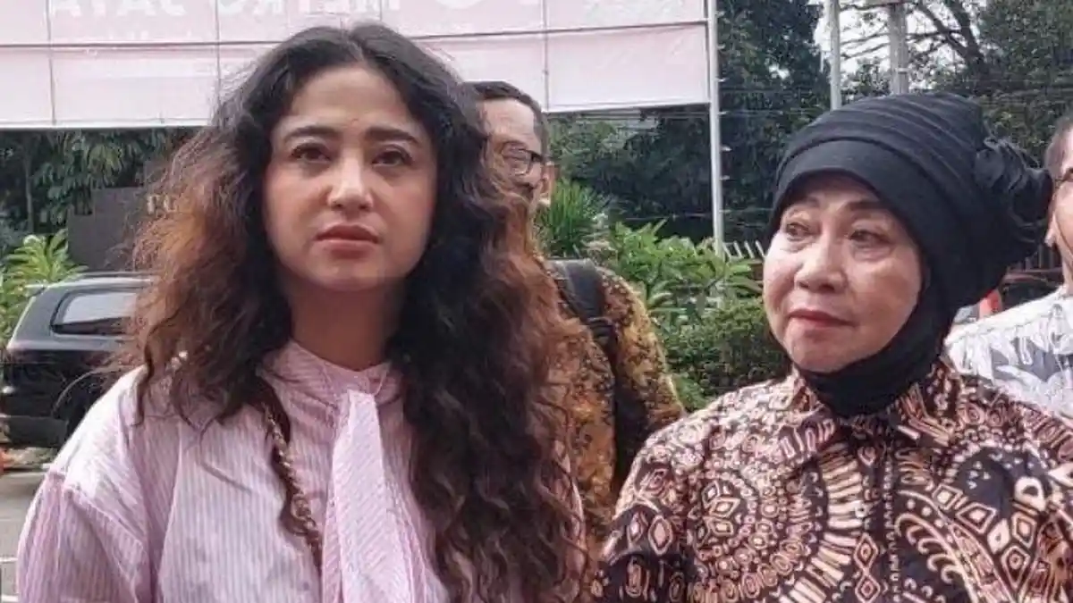 Ingat Pesan Sang Ibu Dewi Perssik Masih Galau Prihal Haters