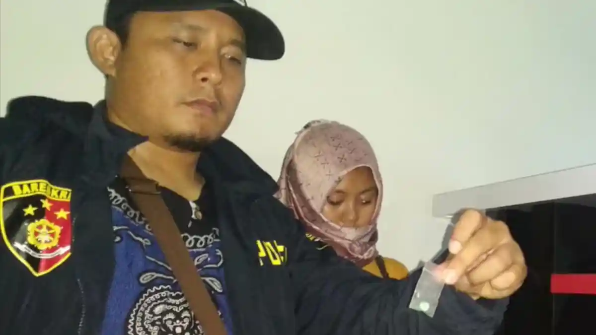 BREAKING NEWS - Sebelum Mencuri Mobil, Pelaku Pesta Narkoba dengan Kekasih di Penginapan