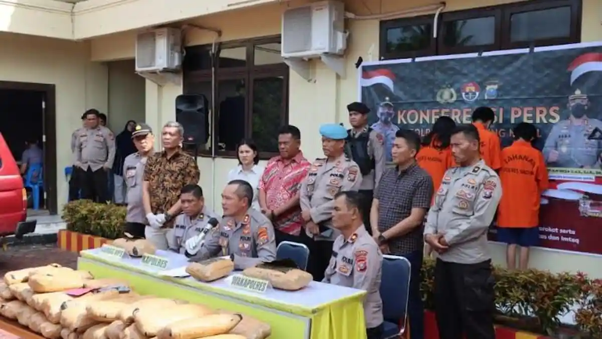 3 Pria Diamankan Bawa 47 Kg Ganja Kering, Satu di Antaranya Ditembak