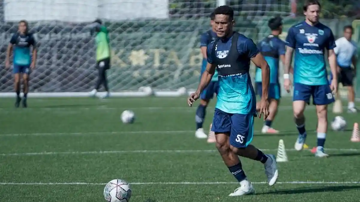 LINK Live Streaming Persib Bandung vs PSS: Prediksi Line Up Pangeran Biru, Andalkan Pemain Lokal
