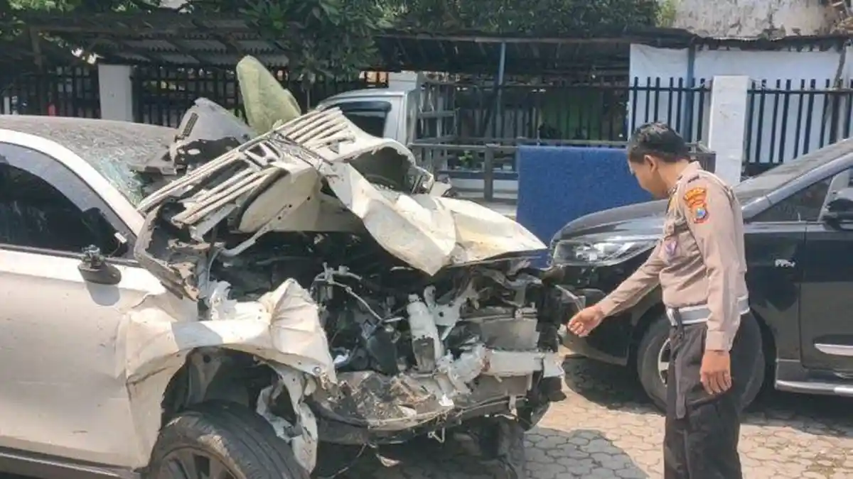 Kecelakaan Tewaskan Penjual Sayur Keliling dan Lukai 4 Penumpang Mobil
