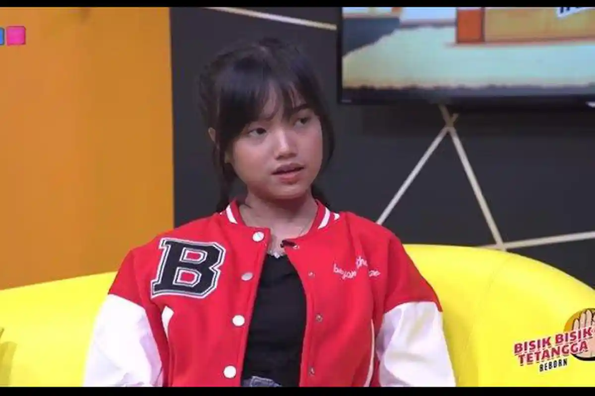 Dikirimi 2 iPhone Terbaru, Fuji Ledek Kakaknya, 'Jangan Iri Jangan Dengki'