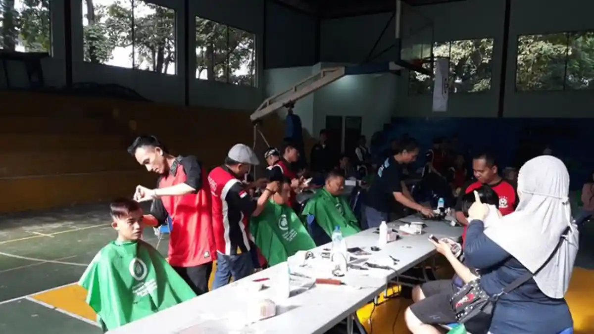 300 Tukang Cukur 'Serbu' Kota Bekasi, Ngapai Aja Mereka?