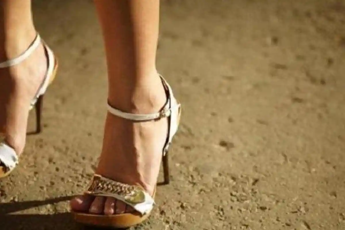 Gadis ABG Diajari Berhubungan Intim, Setelah Mahir Dijual via Online, Ibu Syok Isi Dompet Anaknya