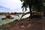 Pengerukan Lumpur di Waduk Sunter