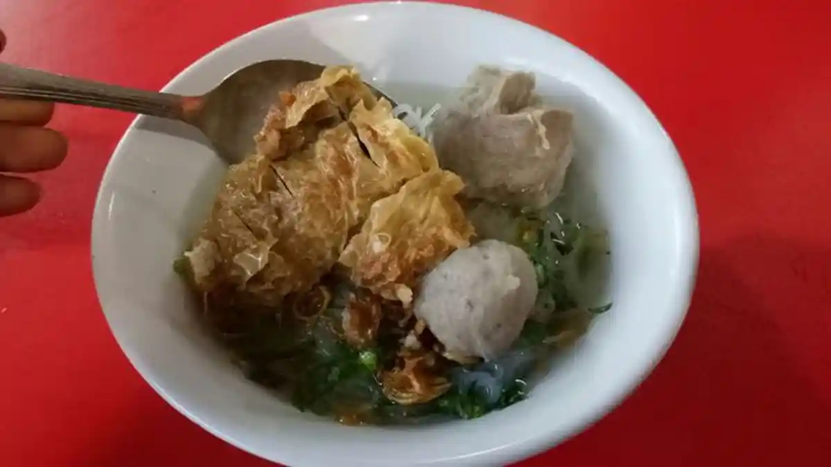 Bentuknya Tidak Bulat, Bakso Gulung di Bogor Bikin Ketagihan