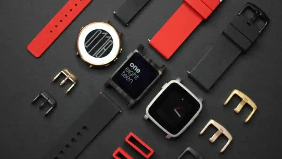 Fitbit Resmi Ambil Alih Produsen Jam Tangan Pintar Pebble