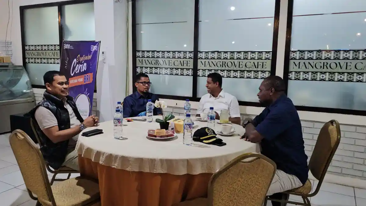 3 Kali Reses, Asri Serap Aspirasi Perbaikan Jalan dan Jembatan di Teluk Bintuni