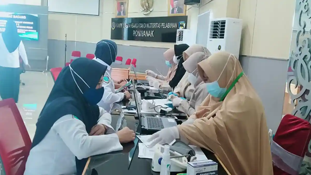 Apakah Suntik Vaksin Covid-19 di Bulan Ramadhan Membatalkan Puasa?