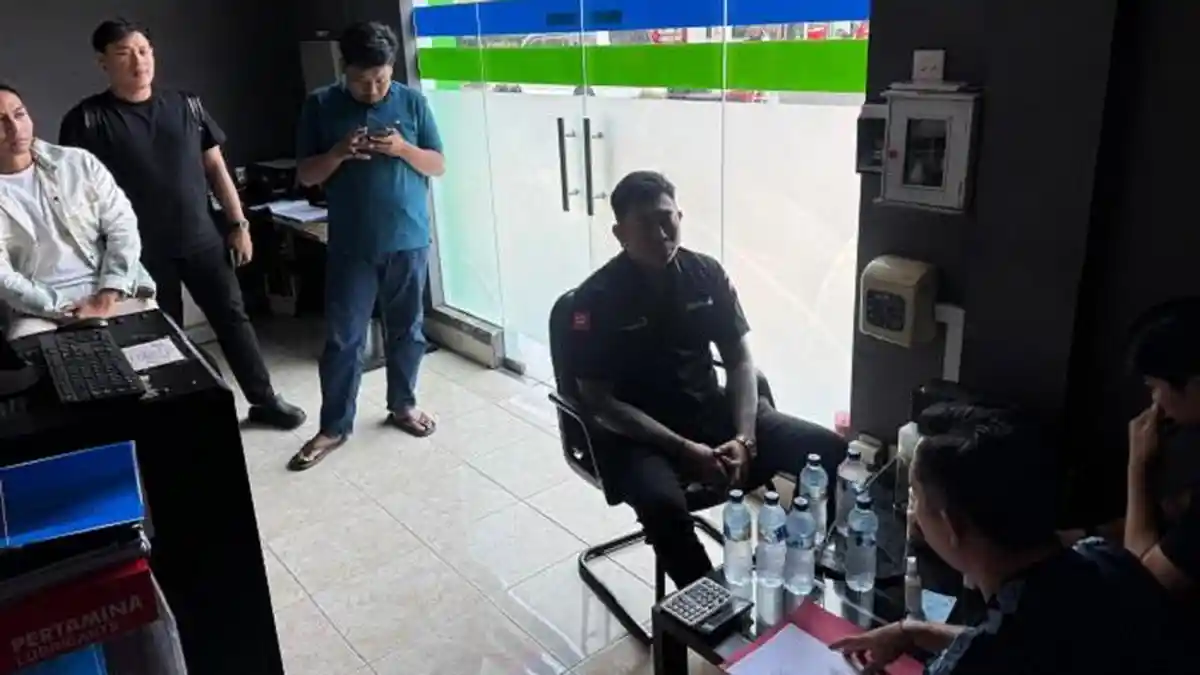 Viral! Kijang Hijau Bermodus Tangki Modifikasi Timbun BBM Subsidi di SPBU Panjer