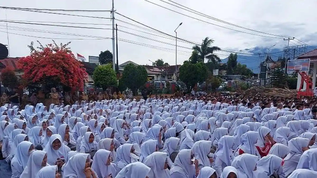 SMA Negeri di Bukittinggi Dibebaskan dari Iuran Komite, Wako Erman: Sudah Kami Anggarkan di BKK
