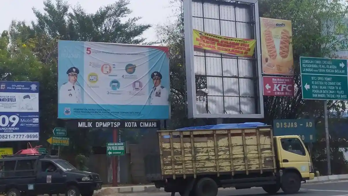 Bappenda Cimahi Pasang Spanduk Peringatan Penunggak Bayar Pajak
