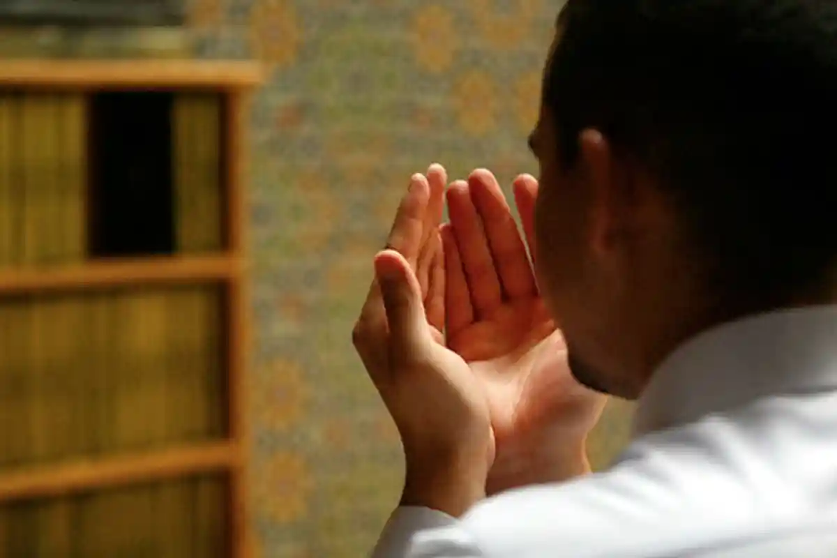 Amalan Doa-doa yang Dipanjatkan di Malam Jumat Berkah, Termasuk Shalawat, Lengkap Beserta Artinya