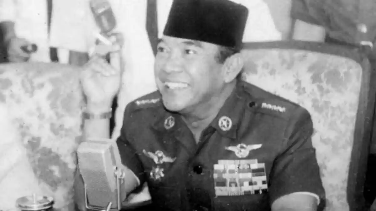 TRIBUNWIKI - Hubungan Soekarno dan Dukun Sakti Marga Serampas Jambi, Dikasih Mobil Tapi Minta Radio