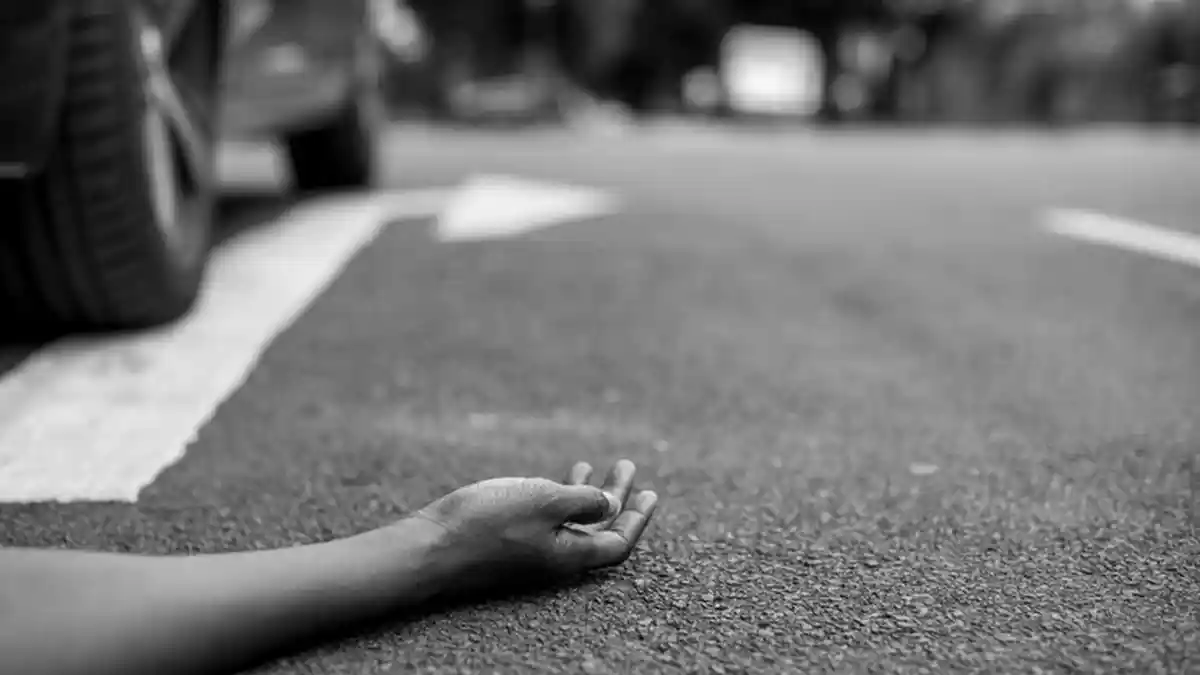 SENGGOLAN di Flyover Seorang Pemotor Tewas Menabrak Pot Bunga Hias di Semarang