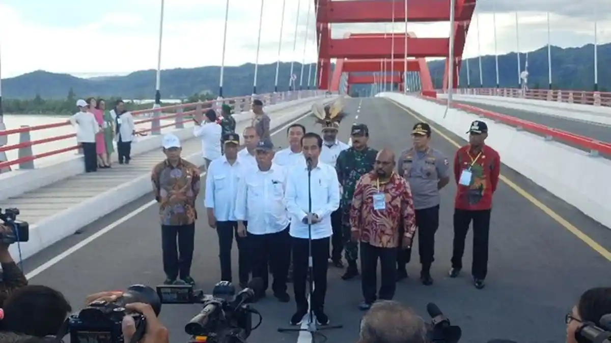 Kunjungi Papua sampai 13 Kali, Jokowi: Terjemahankan Sendiri Artinya Apa