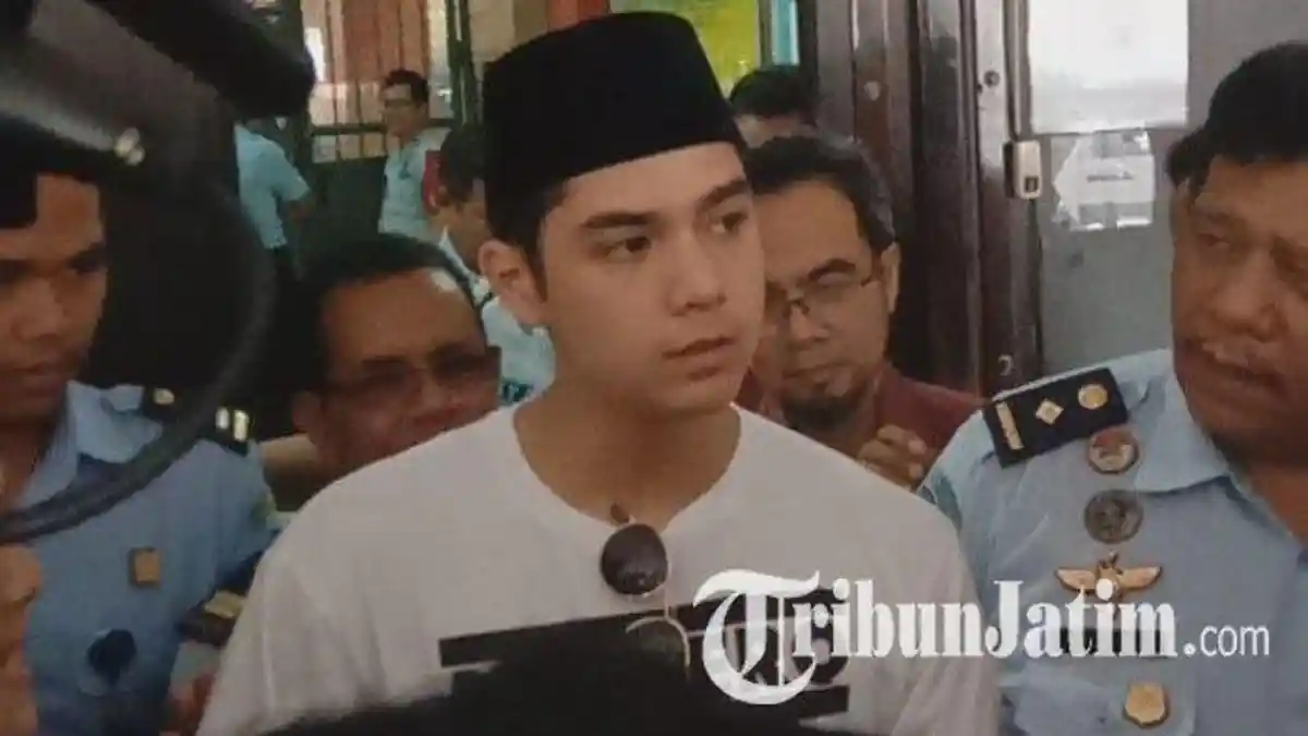 Tanpa Antre, Surat Ini Muluskan Al Ghazali Jenguk Ahmad Dhani