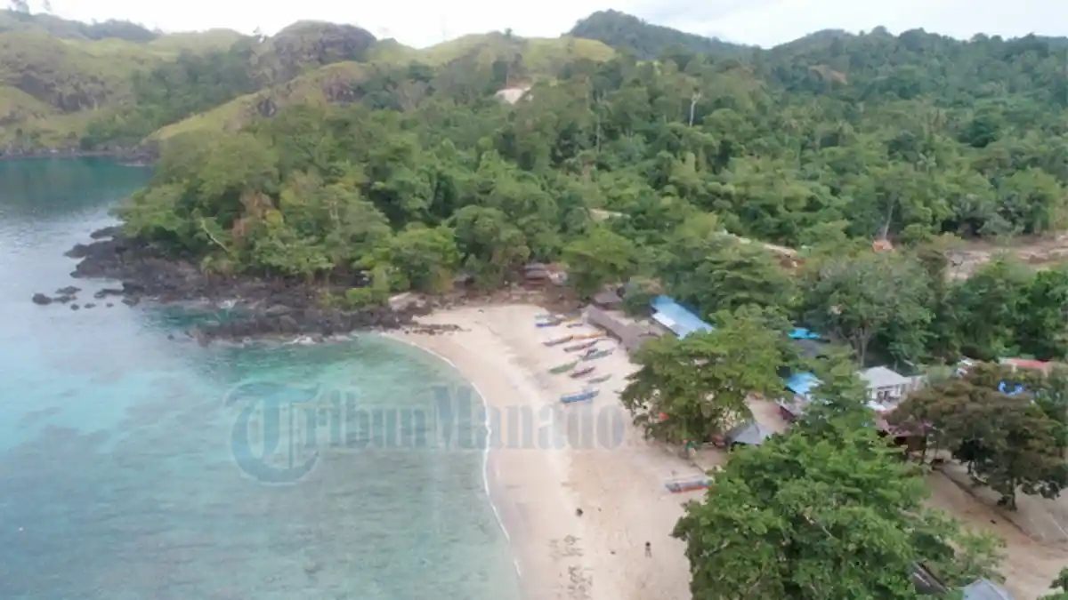 BERITA FOTO: Pantai Pulisan Likupang dari Udara